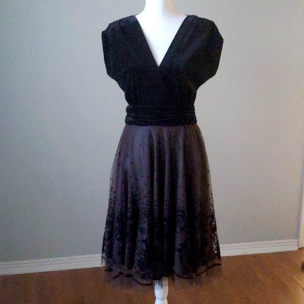 Classic Black Velvet & Mesh Evening Party Dress